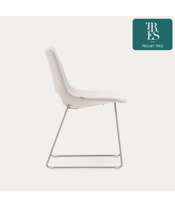 Chaise Zahara beige et pieds en acier beige brillant des détails fins